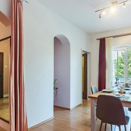2 Bedroom Beautiful Apartment In Valtura Exteriér fotografie