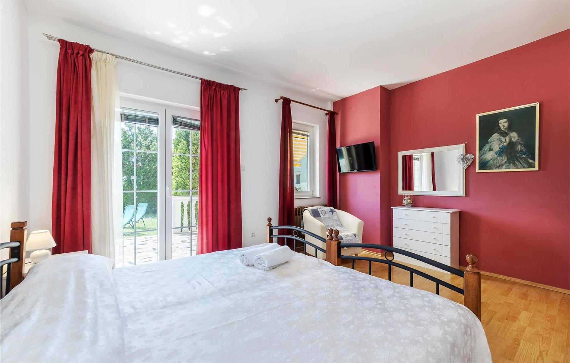 2 Bedroom Beautiful Apartment In Valtura Exteriér fotografie